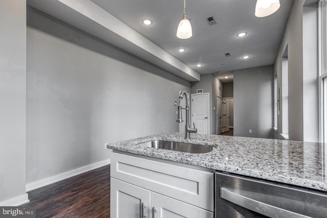 1316 S BROAD ST, Philadelphia, PA 19146