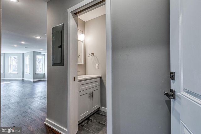 1316 S BROAD ST, Philadelphia, PA 19146