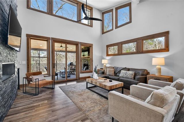 466 E Watersong Bluff, Ellijay, GA 30540