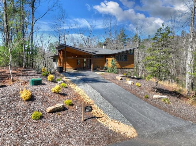 466 E Watersong Bluff, Ellijay, GA 30540