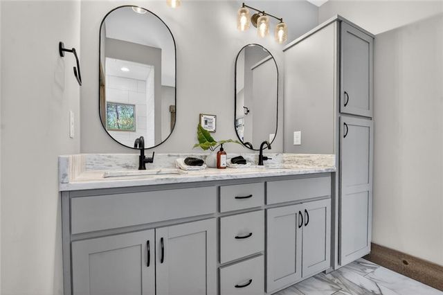466 E Watersong Bluff, Ellijay, GA 30540