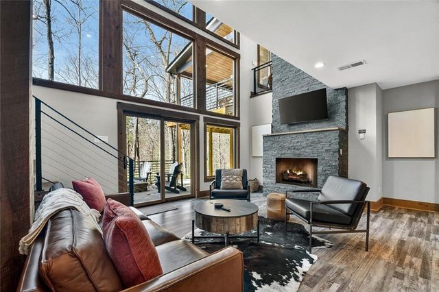 466 E Watersong Bluff, Ellijay, GA 30540