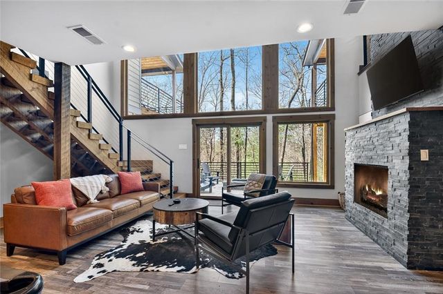 466 E Watersong Bluff, Ellijay, GA 30540