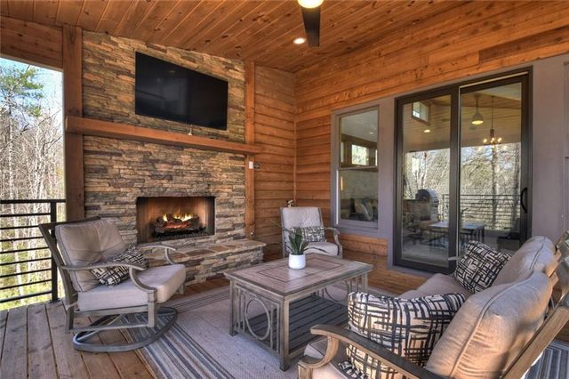 466 E Watersong Bluff, Ellijay, GA 30540