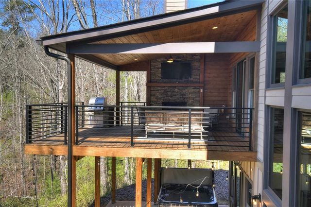 466 E Watersong Bluff, Ellijay, GA 30540