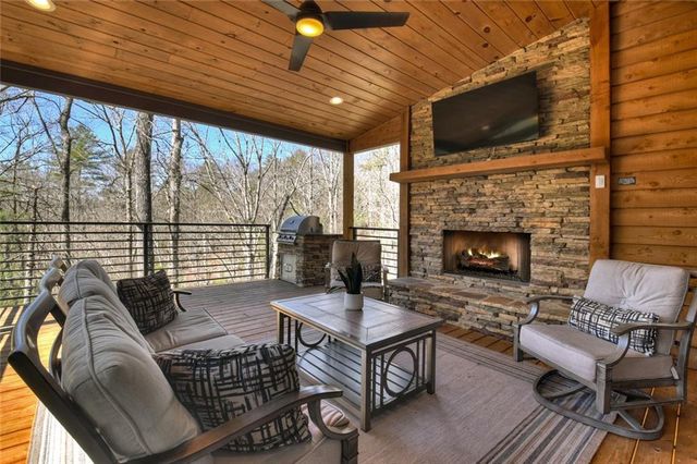 466 E Watersong Bluff, Ellijay, GA 30540