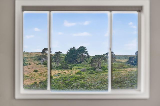 115 Panorama Court, Pacifica, CA 94044