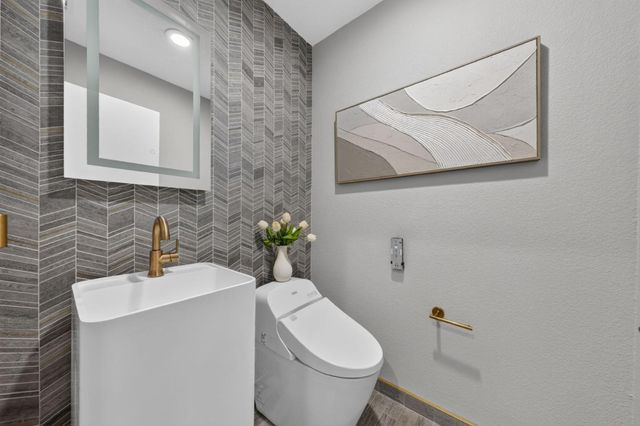 115 Panorama Court, Pacifica, CA 94044