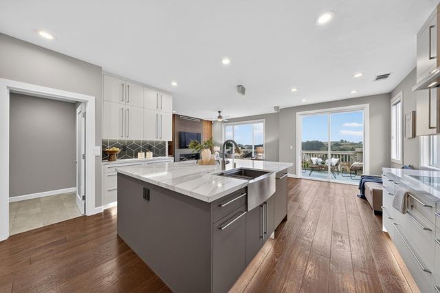115 Panorama Court, Pacifica, CA 94044