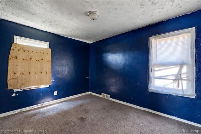 16101 Fenmore Street, Detroit, MI 48235