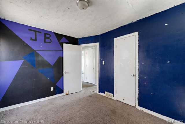16101 Fenmore Street, Detroit, MI 48235