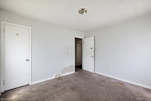 16101 Fenmore Street, Detroit, MI 48235