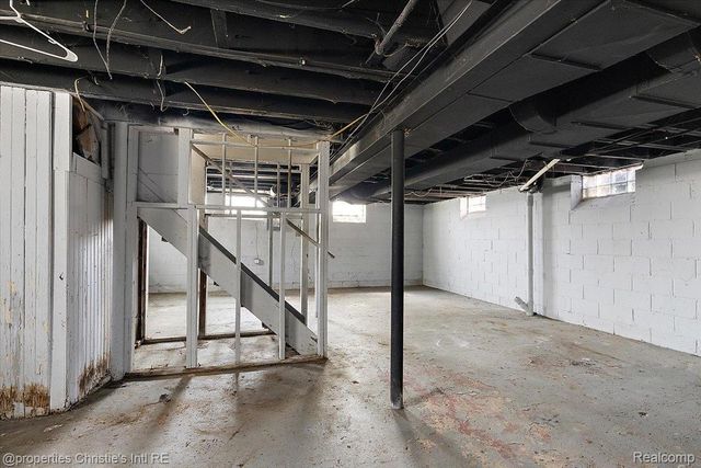 16101 Fenmore Street, Detroit, MI 48235