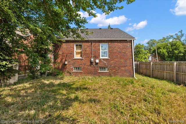16101 Fenmore Street, Detroit, MI 48235