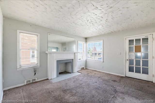 16101 Fenmore Street, Detroit, MI 48235