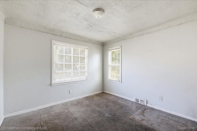16101 Fenmore Street, Detroit, MI 48235