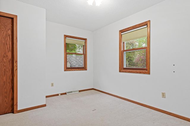6705 327th Lane NW, Princeton, MN 55371