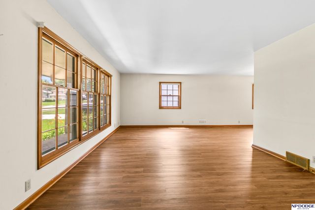 3370 S 114th Avenue, Omaha, NE 68144