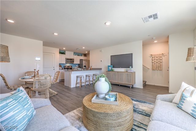 6083 Cosmos Garden Street, North Las Vegas, NV 89081