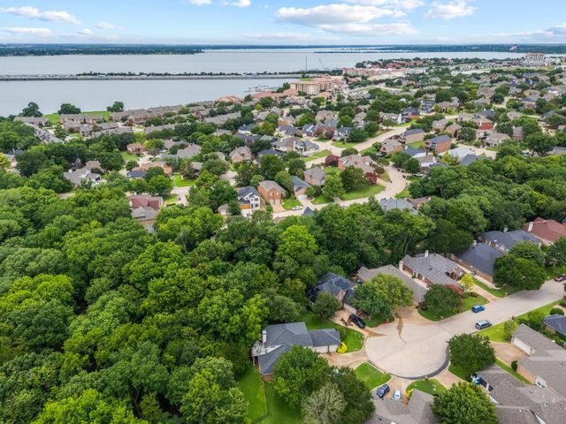221 Freedom Court, Rockwall, TX 75032