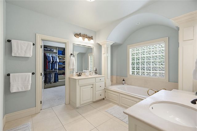 3890 E Chatsworth Road, Fayetteville, AR 72703