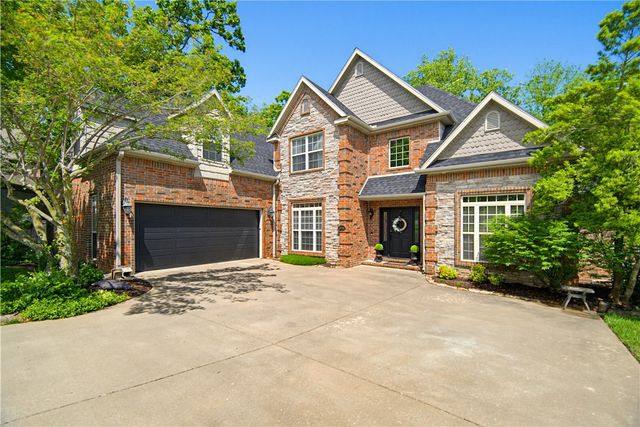 3890 E Chatsworth Road, Fayetteville, AR 72703