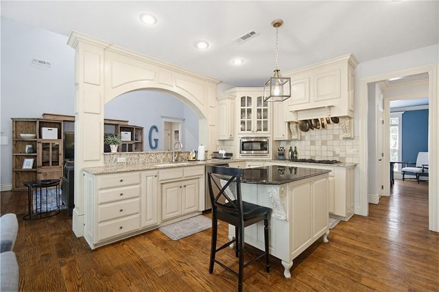 3890 E Chatsworth Road, Fayetteville, AR 72703