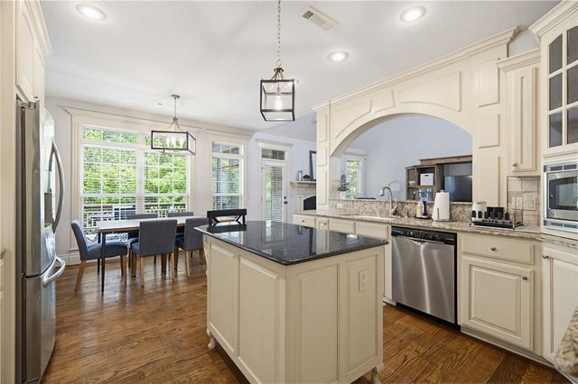 3890 E Chatsworth Road, Fayetteville, AR 72703