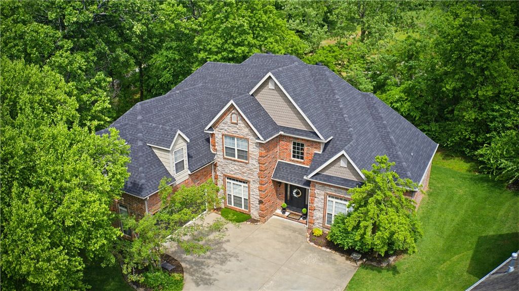 3890 E Chatsworth Road, Fayetteville, AR 72703