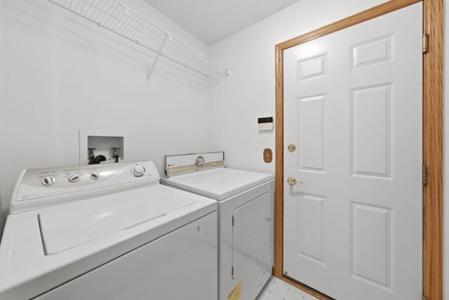 815 Wescott Square, Eagan, MN 55123