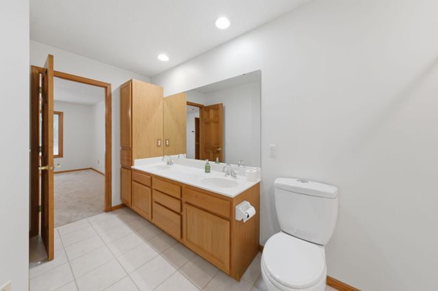 815 Wescott Square, Eagan, MN 55123