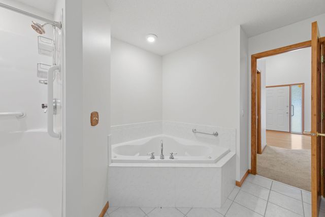 815 Wescott Square, Eagan, MN 55123