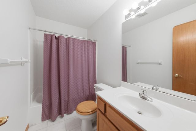 815 Wescott Square, Eagan, MN 55123