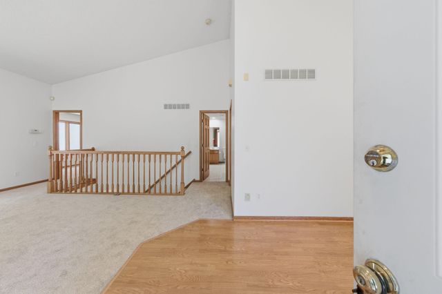 815 Wescott Square, Eagan, MN 55123