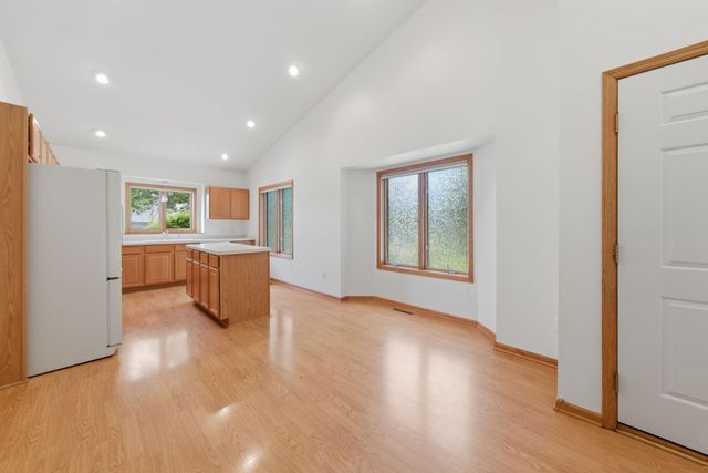 815 Wescott Square, Eagan, MN 55123