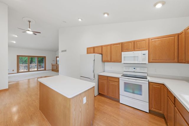 815 Wescott Square, Eagan, MN 55123