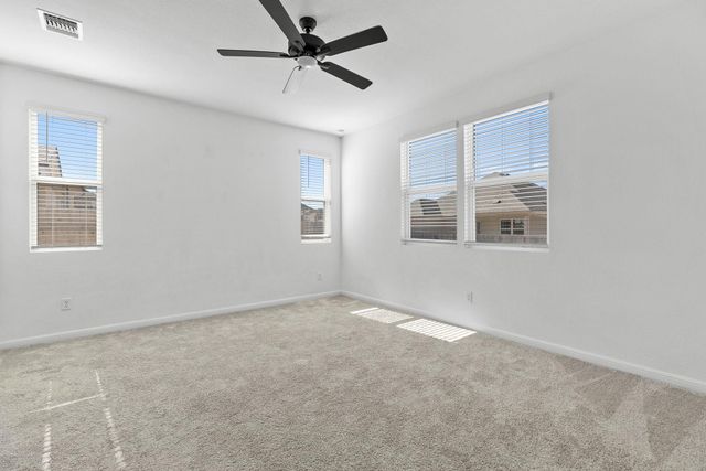 612 Seabiscuit DR, Jarrell, TX 76537