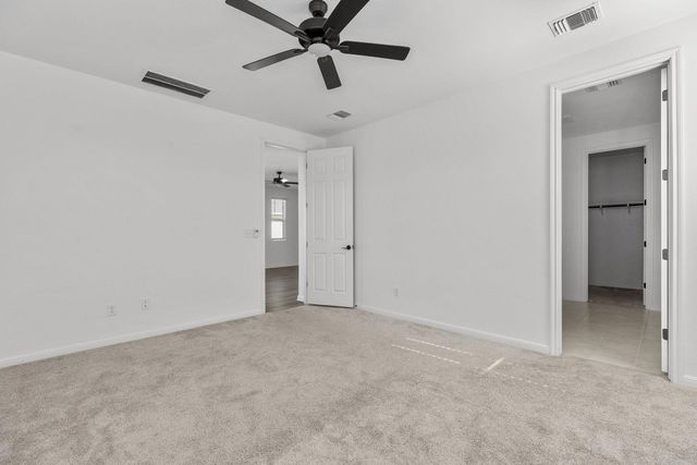 612 Seabiscuit DR, Jarrell, TX 76537