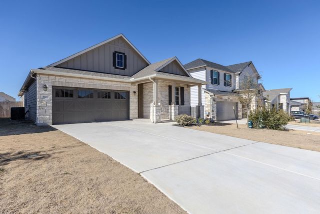 612 Seabiscuit DR, Jarrell, TX 76537