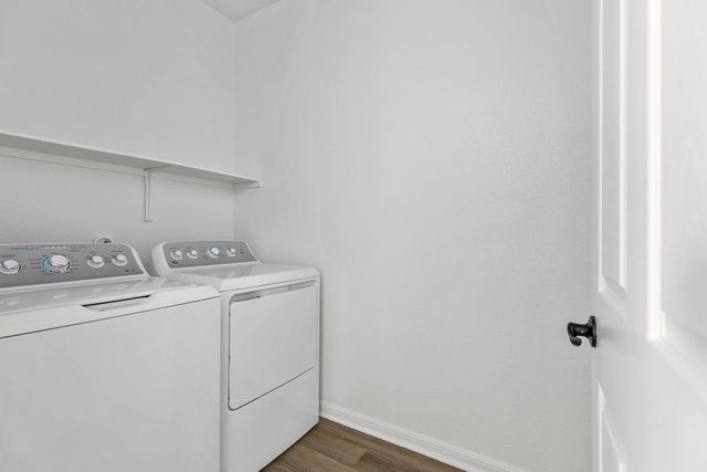 612 Seabiscuit DR, Jarrell, TX 76537