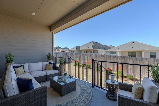 612 Seabiscuit DR, Jarrell, TX 76537