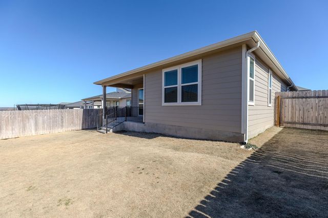 612 Seabiscuit DR, Jarrell, TX 76537