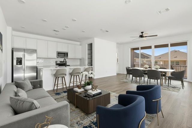 612 Seabiscuit DR, Jarrell, TX 76537