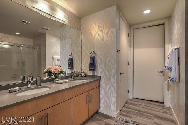 353 East Bonneville Avenue 1002, Las Vegas, NV 89101