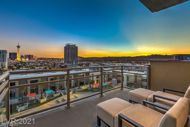 353 East Bonneville Avenue 1002, Las Vegas, NV 89101