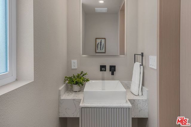 127 Plymouth Street, Inglewood, CA 90302