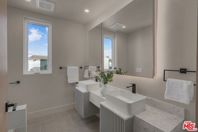 127 Plymouth Street, Inglewood, CA 90302