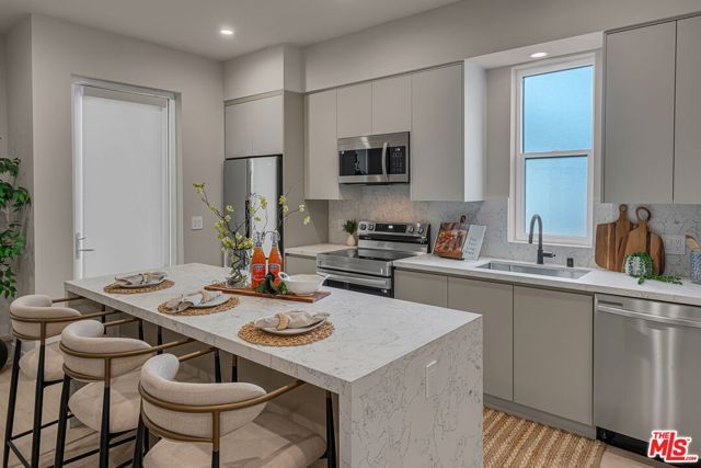 127 Plymouth Street, Inglewood, CA 90302