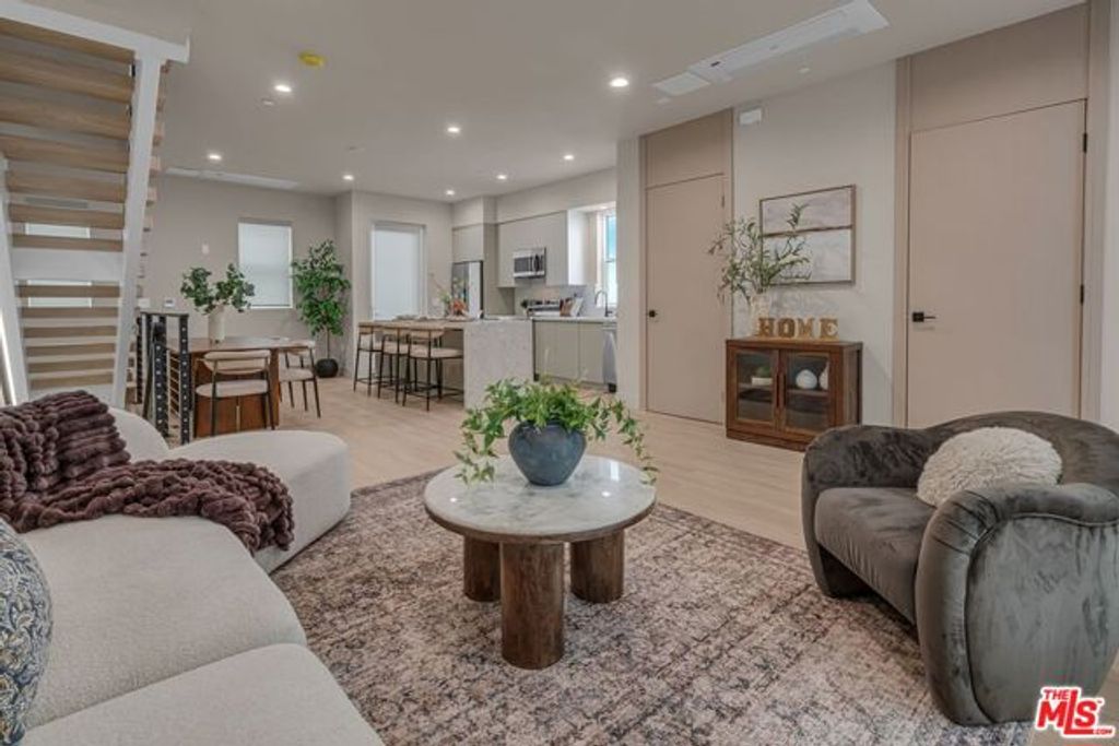 127 Plymouth Street, Inglewood, CA 90302