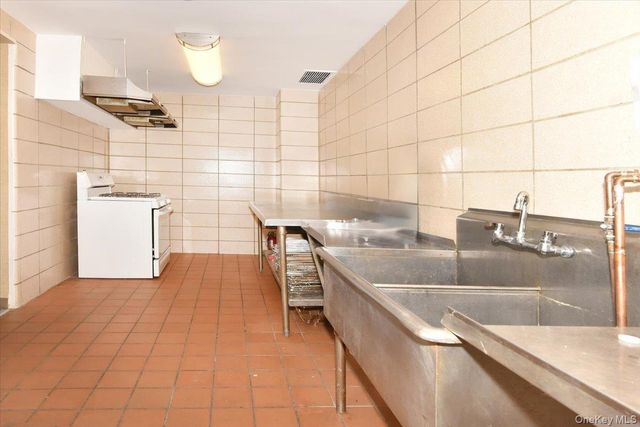 18-15 215th Street 4L, Bayside, NY 11360